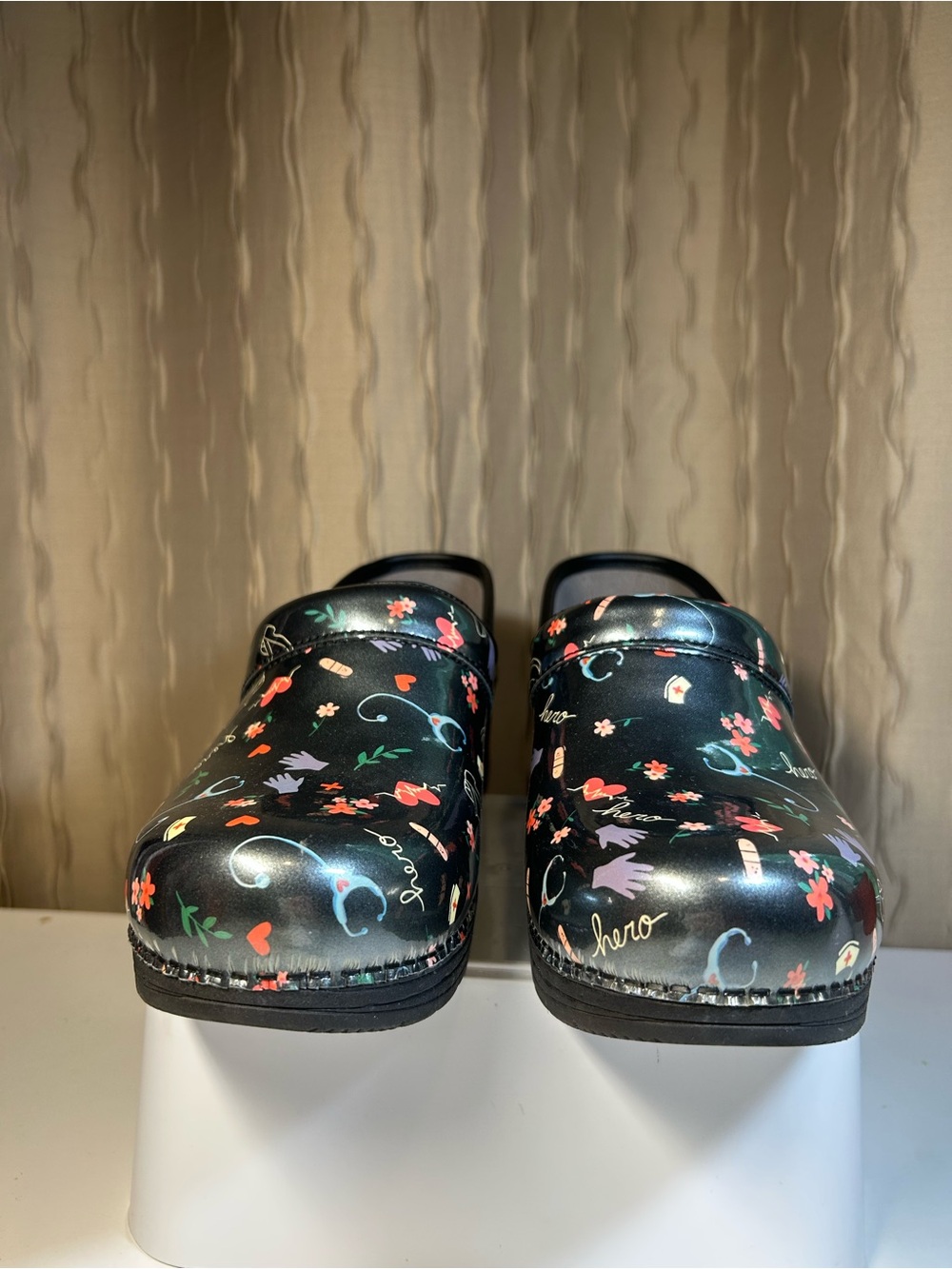 Dansko LT Pro Patent Hero Hospital Nursing Nurse Clogs Women's 39 (US 8.5-9) - Picture 9 of 16